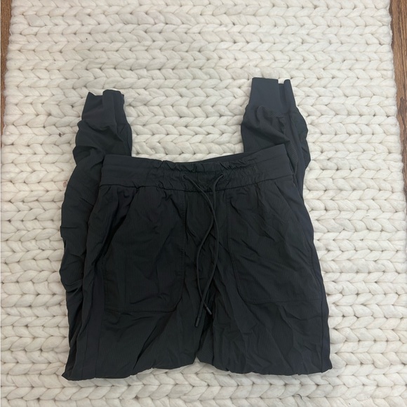 Lululemon Dance Studio Mid-Rise Pant
Short - Picture 3 of 5